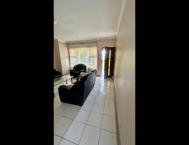 3 BEDROOM HOUSE FOR SALE IN HILLCREST